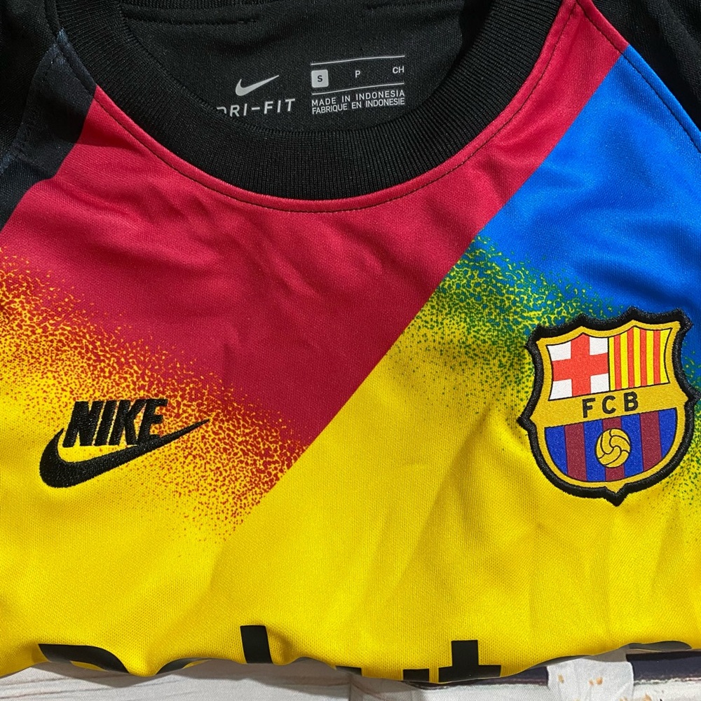 Nike Barcelona Jersey - Picture 3 of 5